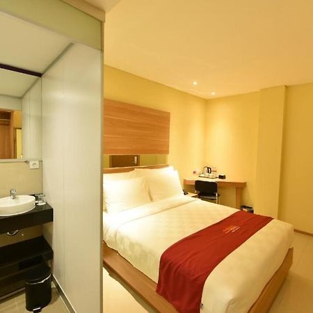 Midtown Xpress Balikpapan Hotel Buitenkant foto