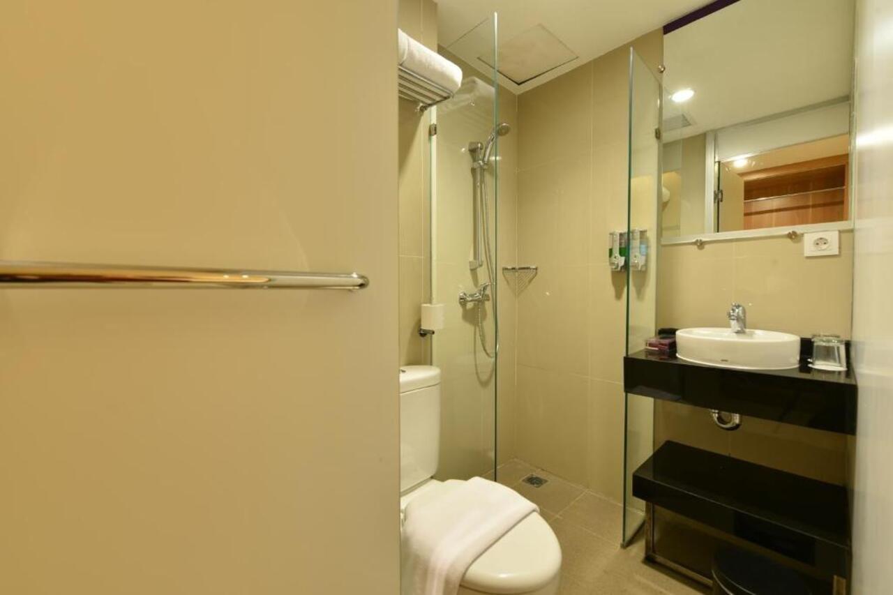 Midtown Xpress Balikpapan Hotel Buitenkant foto