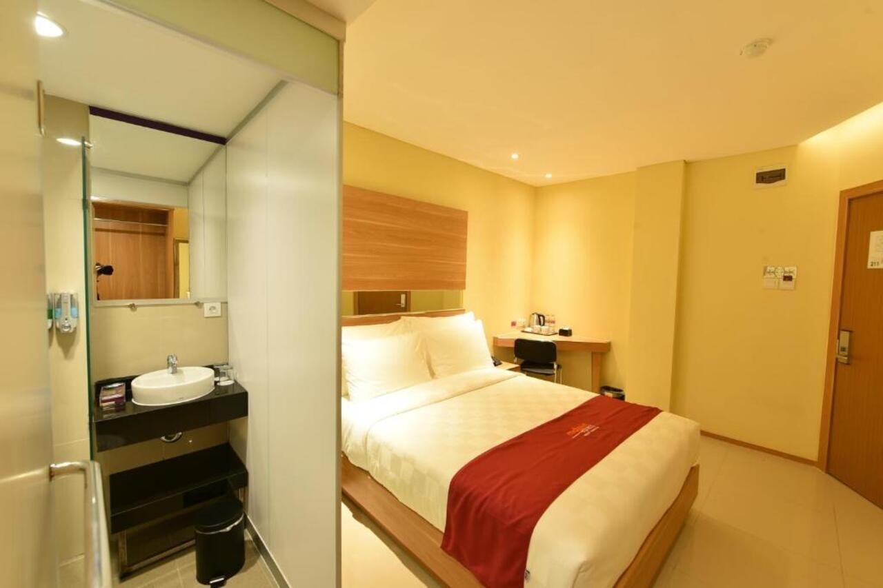 Midtown Xpress Balikpapan Hotel Buitenkant foto