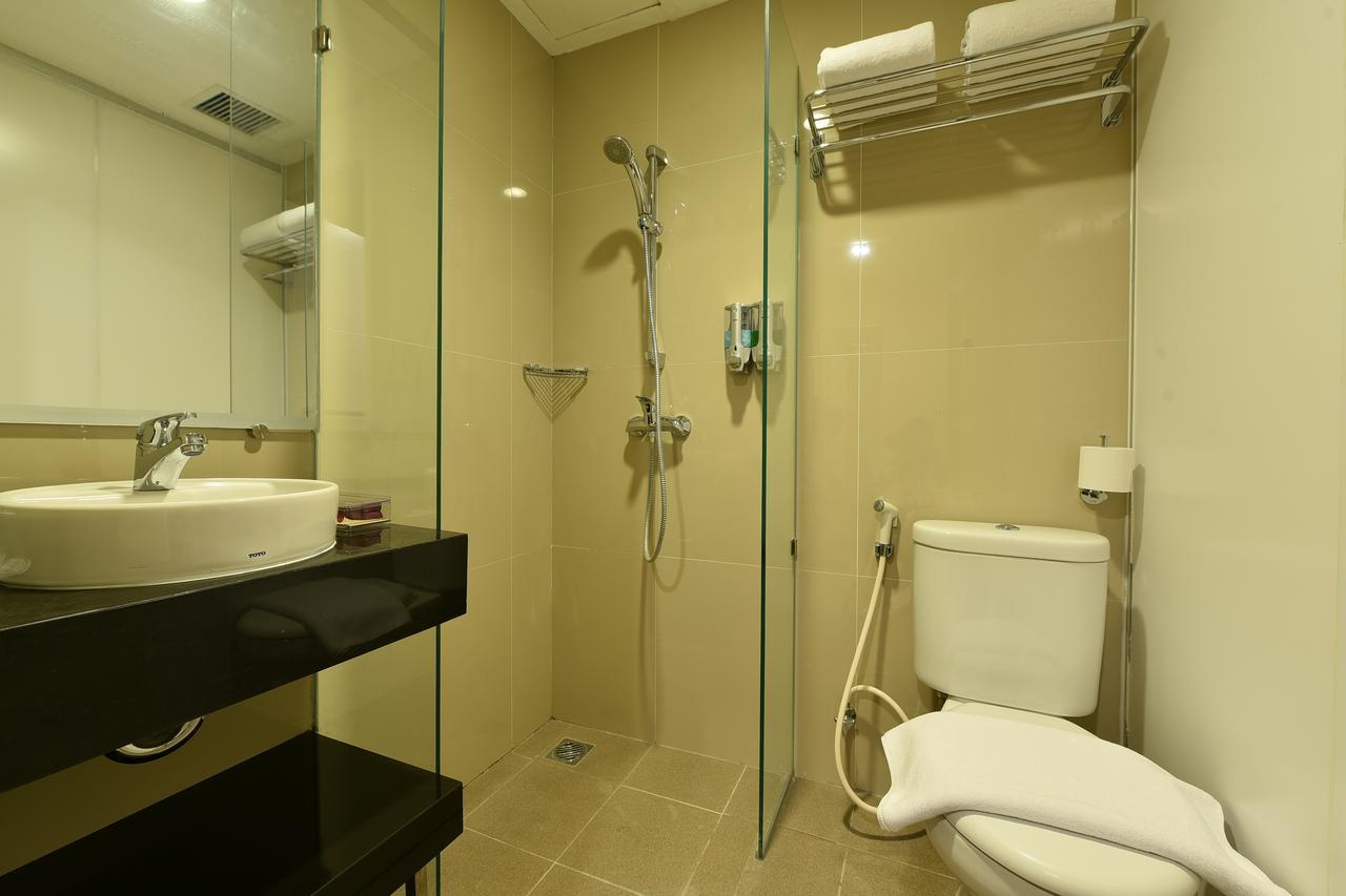 Midtown Xpress Balikpapan Hotel Buitenkant foto